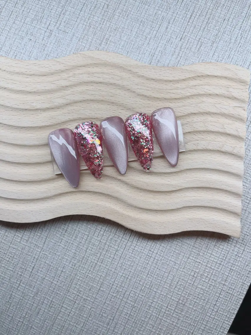 ネイル ラメ(グリッター) マグネットネイル シンプルネイル 🍭Kiara Nail🍭のネイルデザイン