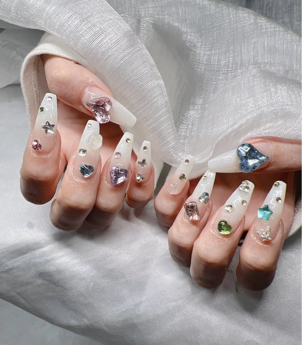 ネイル 長さ出し グラデーション 卒業式 キラキラネイル マグネットネイル ハンドネイル Lee Nailsのネイルデザイン