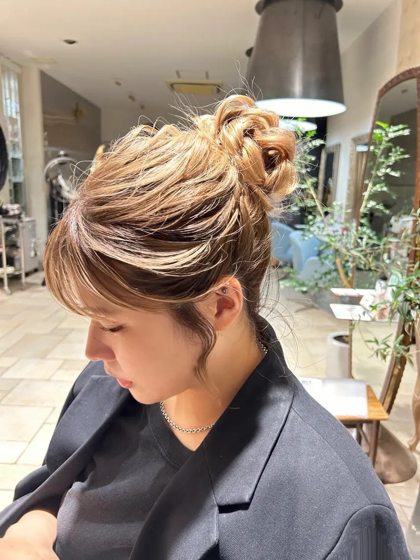 ロング お団子ヘア 土佐 彩純のヘアスタイル