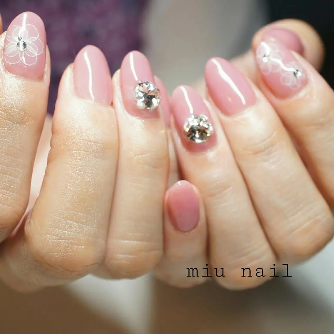 ネイル フラワーネイル ゴージャス ワンカラーネイル シンプルネイル ストーンネイル MIU nailのネイルデザイン