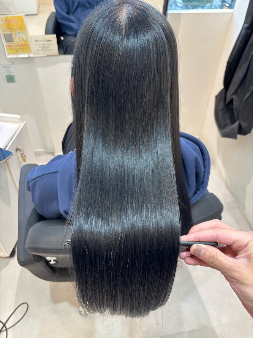 ロング カラー Emuest 北谷 瑠仁のヘアスタイル