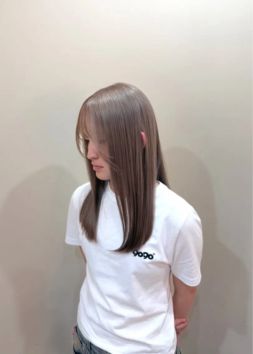 ロング カラー ベージュカラー ミルクティーベージュ ヘアカラー 長野 菜々海のヘアスタイル