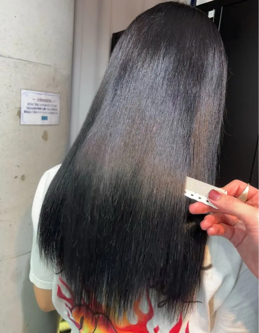 ［ブリーチした髪の毛が生き返る］落ちる黒＋ブリーチ用髪質改善の写真