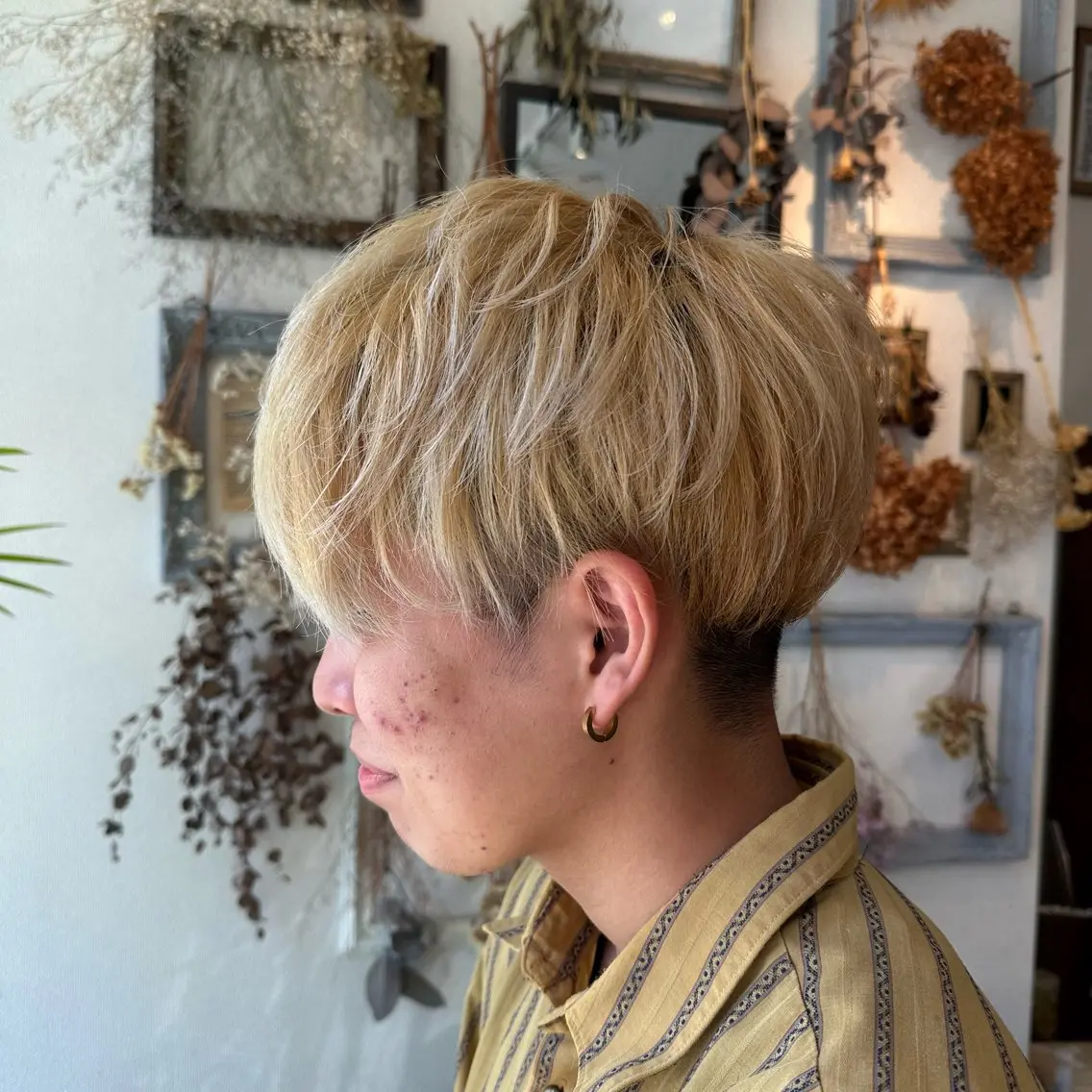 ショート カラー メンズ メンズブリーチ マッシュ ブリーチ カット ヘアカラー 💜推しインナー カラー/菊池柊真💜のヘアスタイル