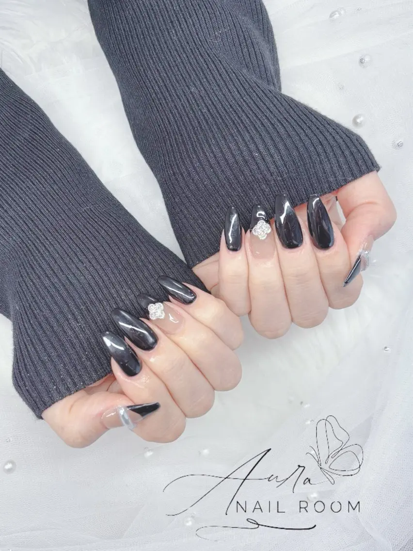 ネイル フレンチネイル Aura Nail Roomのネイルデザイン