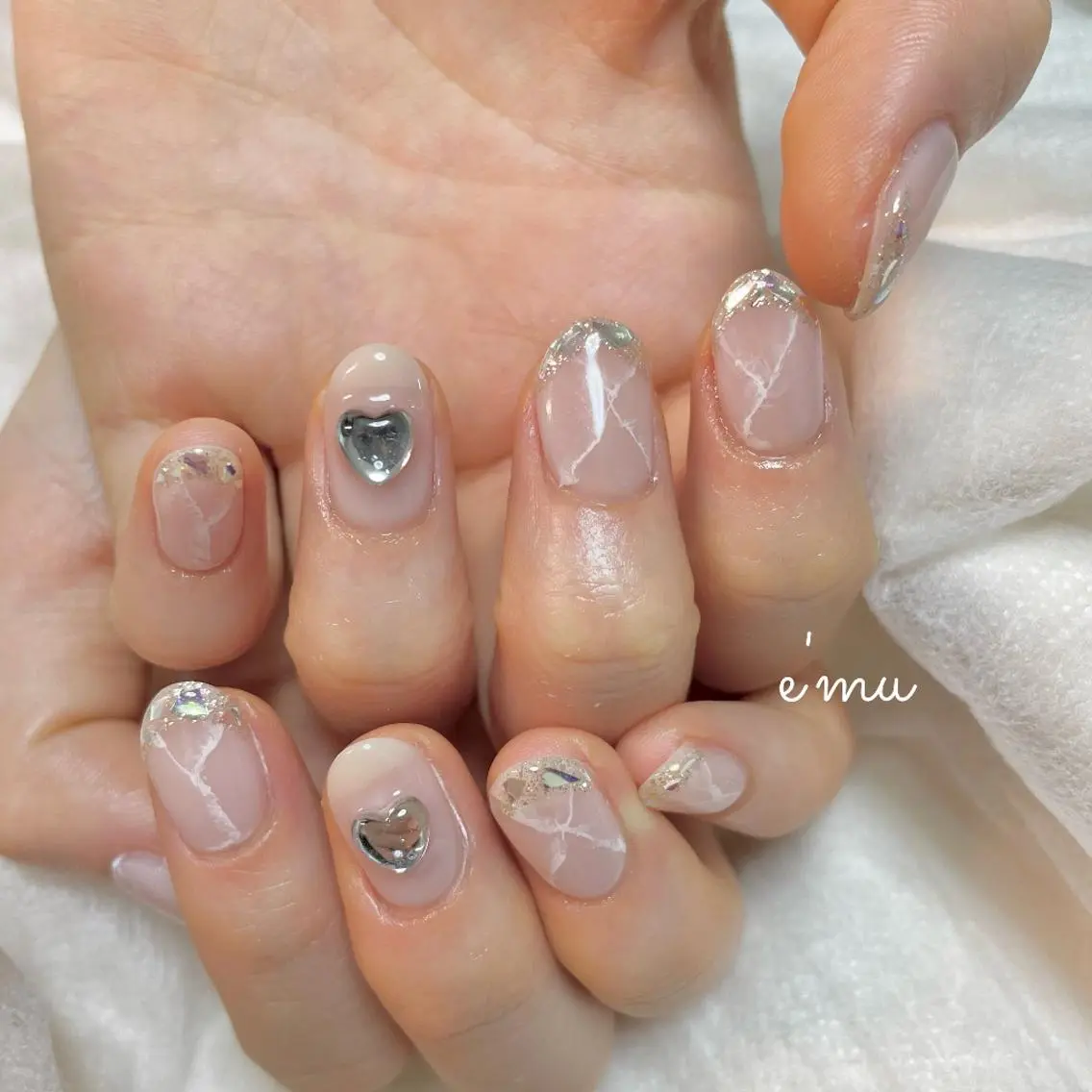 ネイル フレンチネイル ガラスフレンチ ハート 大理石ネイル(マーブル) nail salon e'mu💐のネイルデザイン