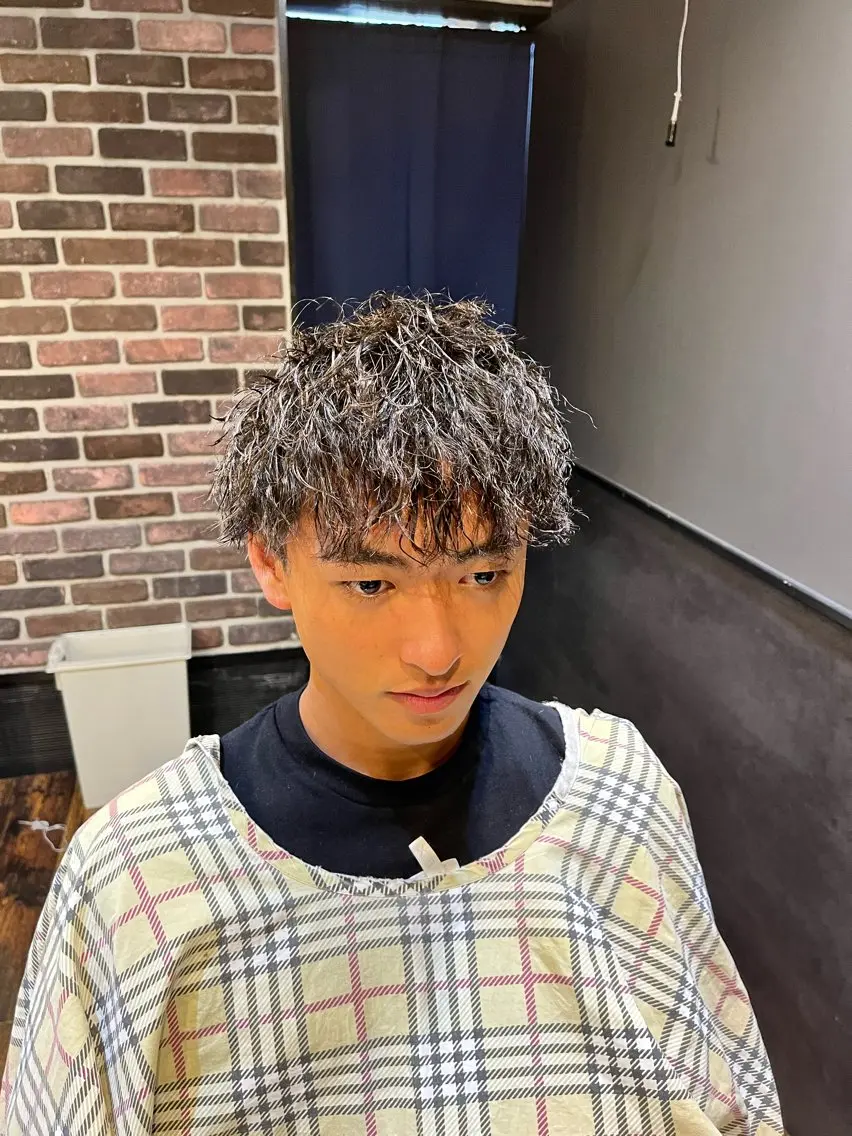 ショート パーマ メンズ マッシュ カット パーマ ヘアセット 夜に通える 理容室山崎健立のヘアスタイル