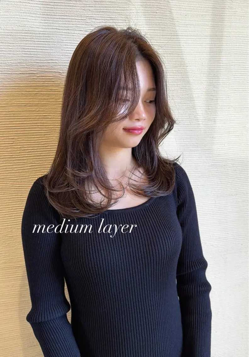 セミロング カラー アッシュ ベージュカラー オリーブベージュ くびれヘア 顔周りカット カット ヘアカラー トリートメント 艶カラー/メンズ パーマ/伊藤愛麻のヘアスタイル