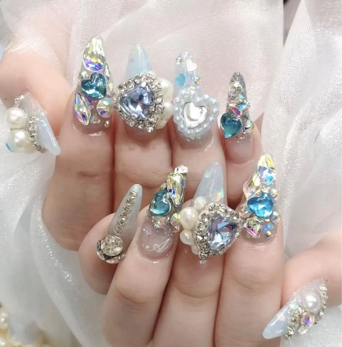 🎀【無制限】長さだし➕持ち込みデザイン➕パーツ付け放題➕3D花4本まで👌初回ジェルオフ無料💅の写真