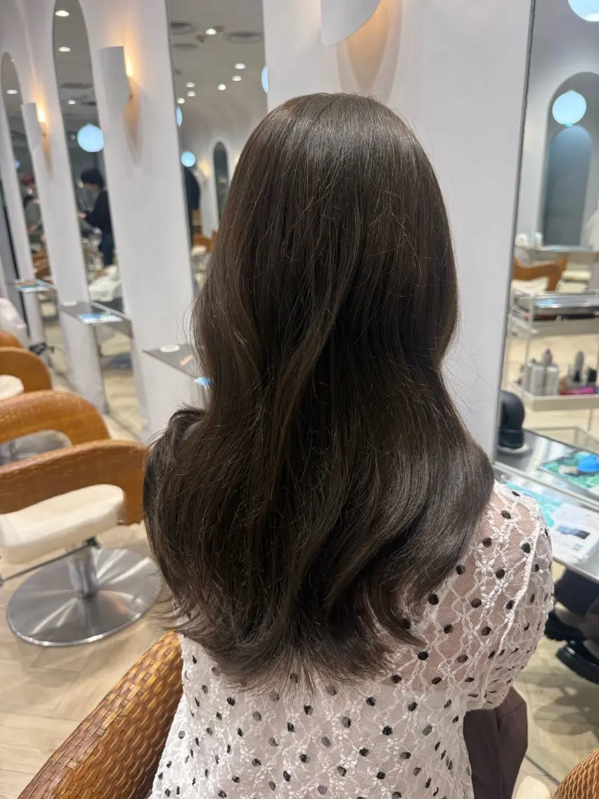 ロング カラー ヘアカラー ヒジオカ リナのヘアスタイル