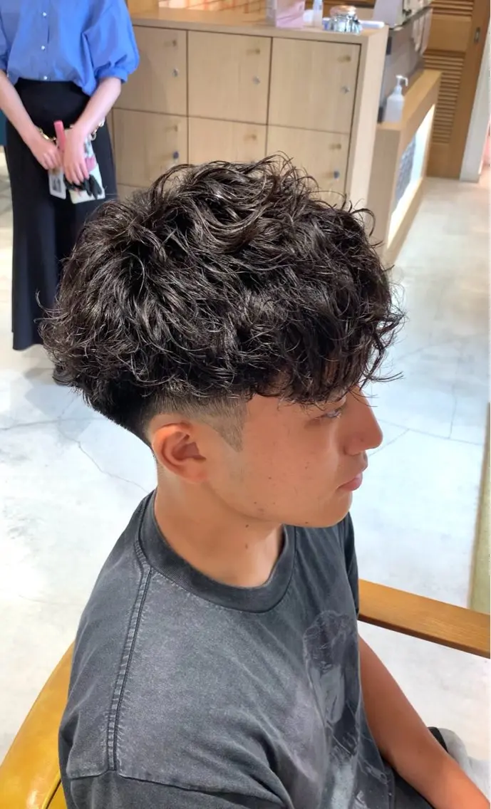 ショート パーマ メンズ スペインカール カット パーマ 森川 力のヘアスタイル