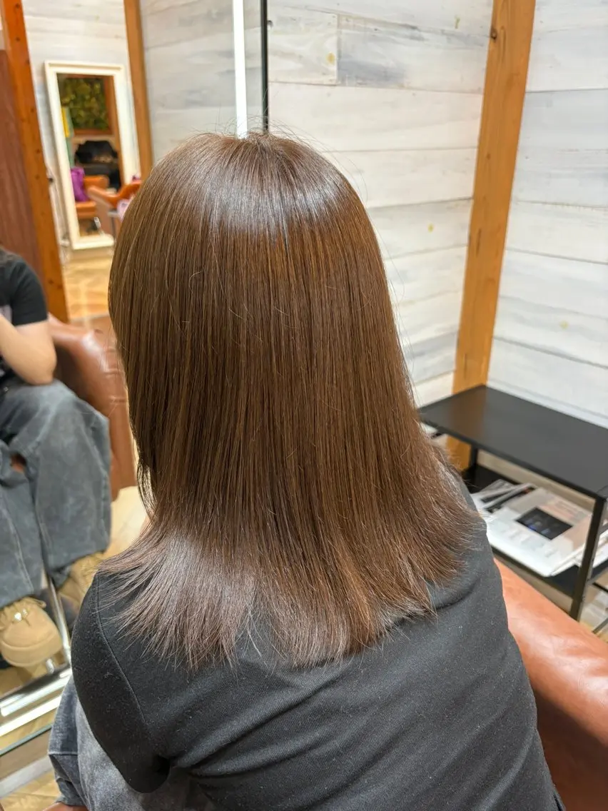セミロング カラー ブラウンカラー ニイヤマ コタロウのヘアスタイル