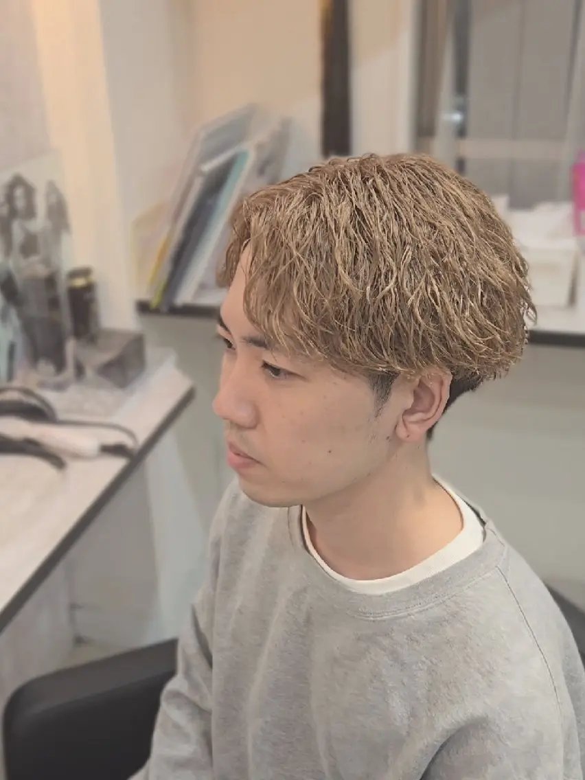 メンズ パーマ カラー ミディアム ミディアムパーマ メンズブリーチ メンズパーマ ブリーチ カット ヘアカラー パーマ トリートメント ヘアセット LEN名古屋/パーマ 海外ヘア/メンズ特化のヘアスタイル