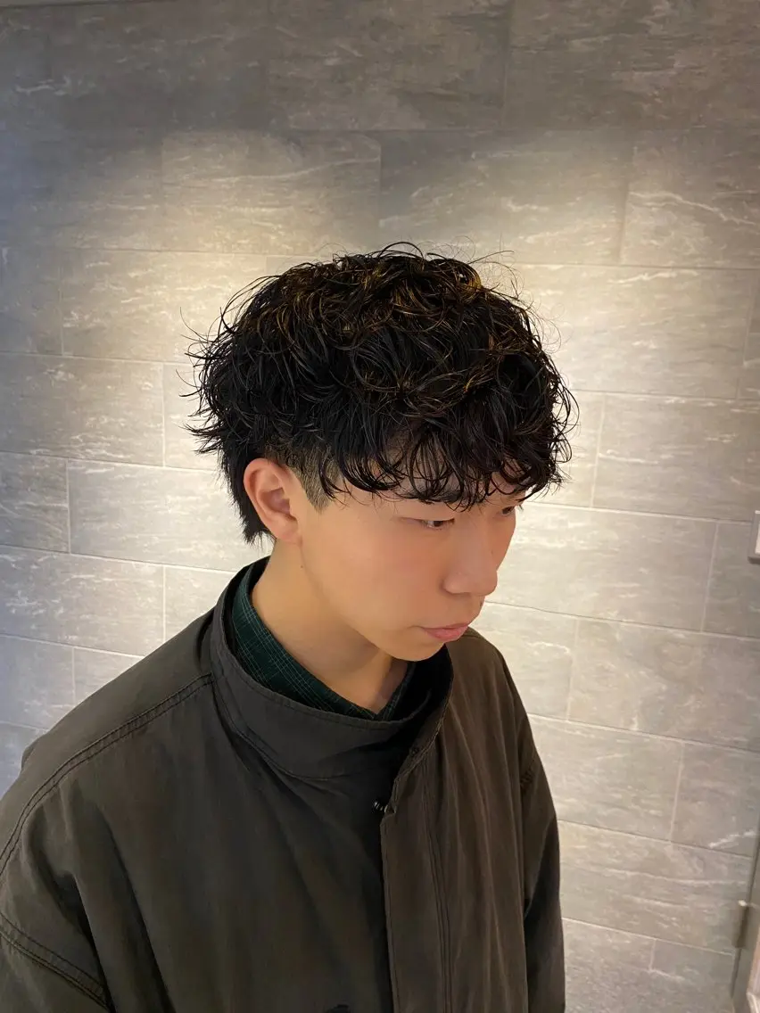 パーマ メンズ マッシュ メンズパーマ 刈り上げ カット パーマ Yamada Ami🪐のヘアスタイル