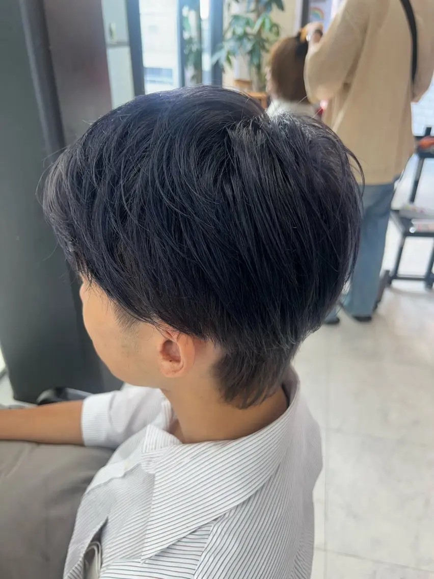 カラー メンズ カット ヘアカラー トリートメント ダブルカラー寒色系 ボリューム改善ハヤトのヘアスタイル