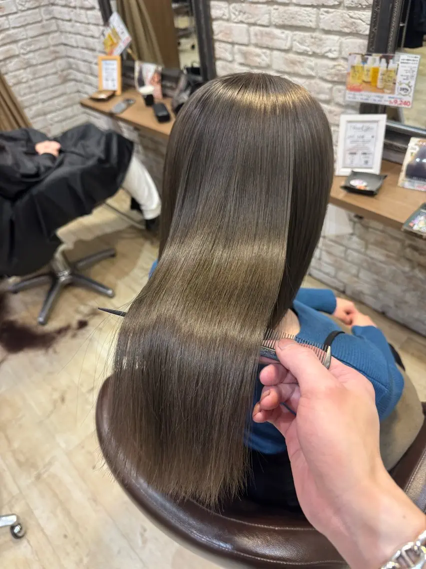 セミロング カット ヘアカラー トリートメント 古川 流久のヘアスタイル