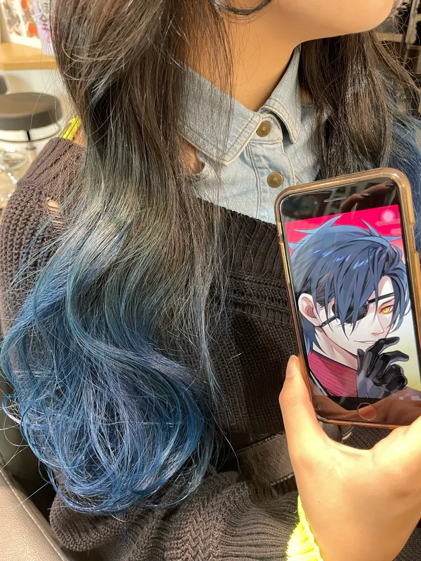 セミロング カラー ヘアカラー インナーカラー 推し ブリーチ 髪質改善のヘアスタイル