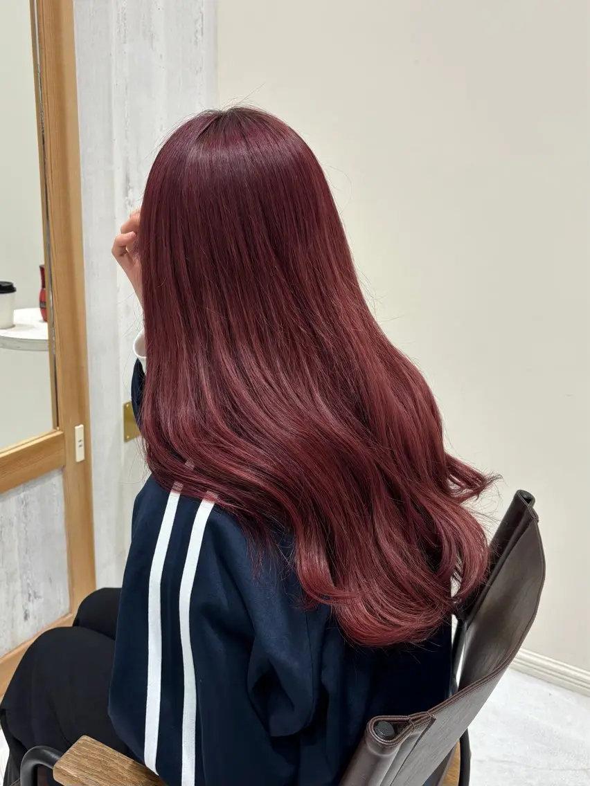 ロング カラー ブリーチ ピンクカラー 鈴木 葵海のヘアスタイル