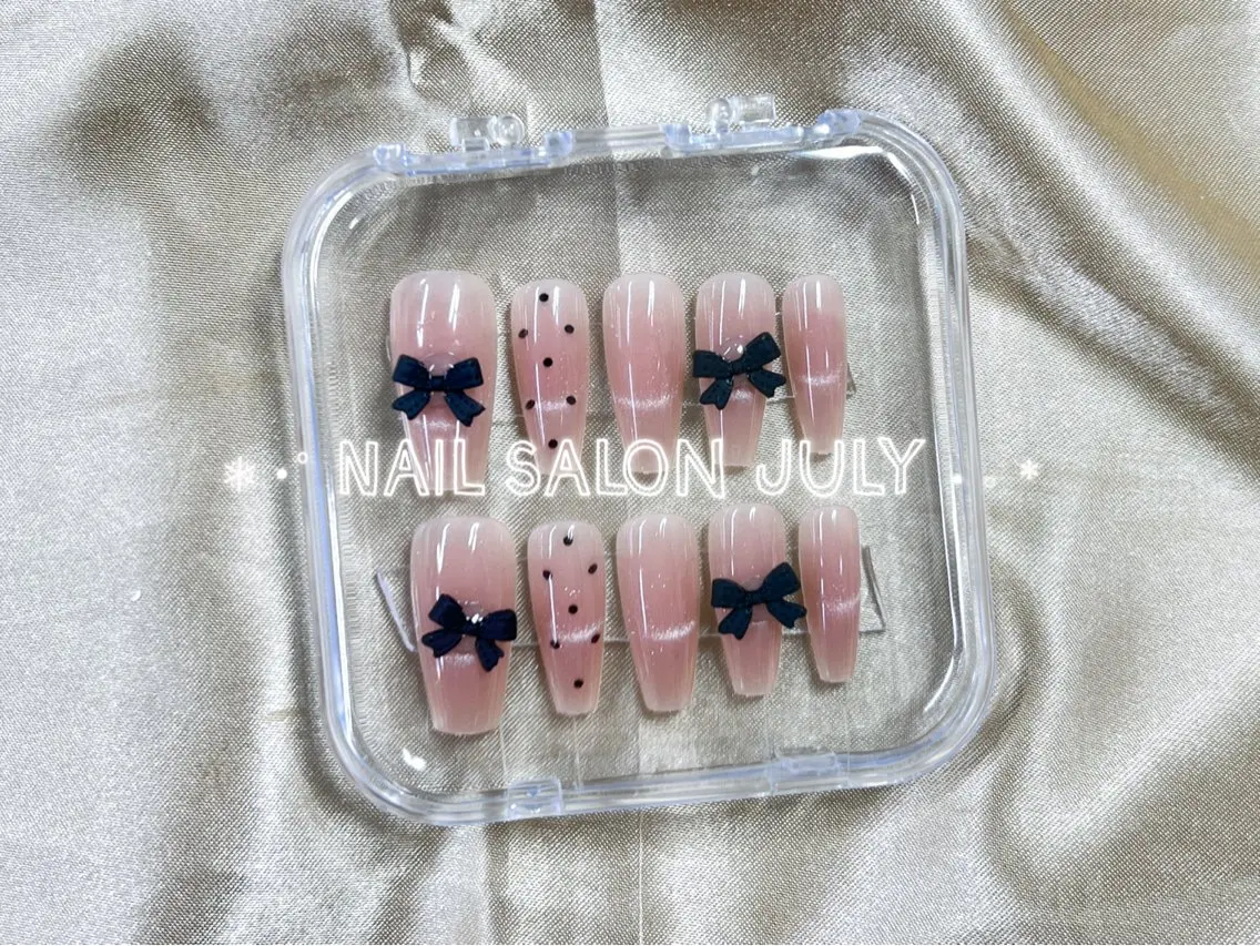 ネイル アートネイル オーロラネイル ジェルネイル ガーリー キラキラネイル ハンドネイル July Salonのネイルデザイン