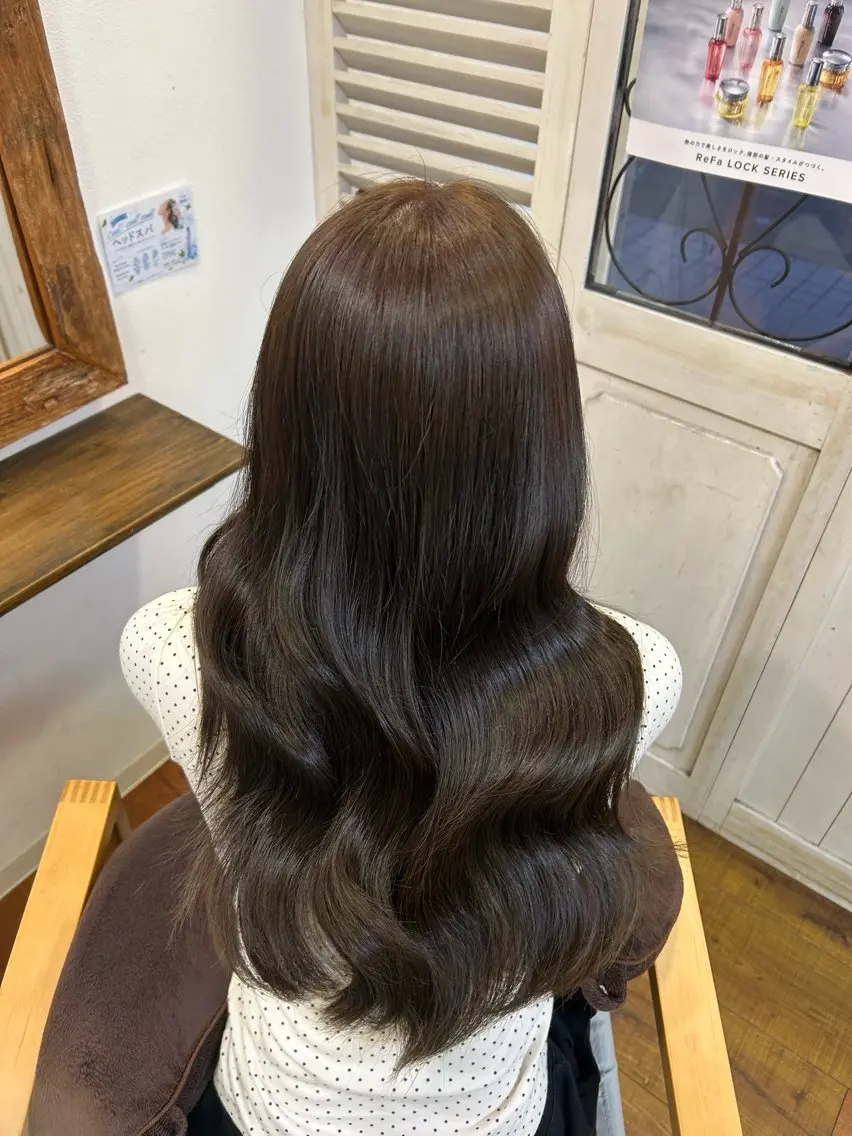 ロング ヘアカラー トリートメント 改瀬 由衣のヘアスタイル