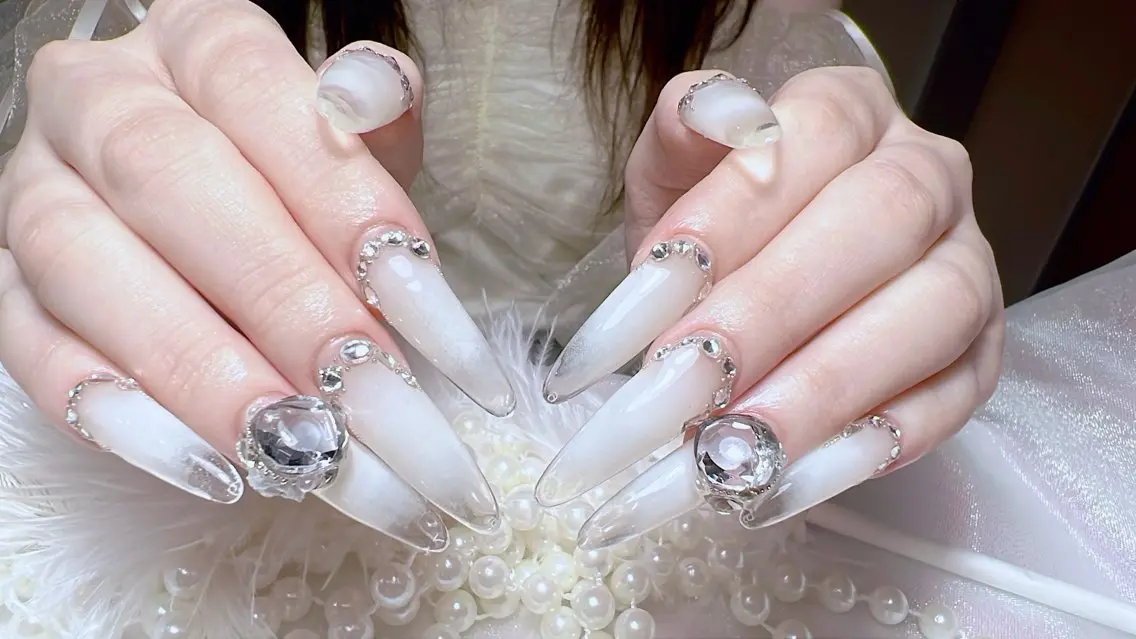 ネイル ハンドネイル Di'a nail ネイルサロンのネイルデザイン