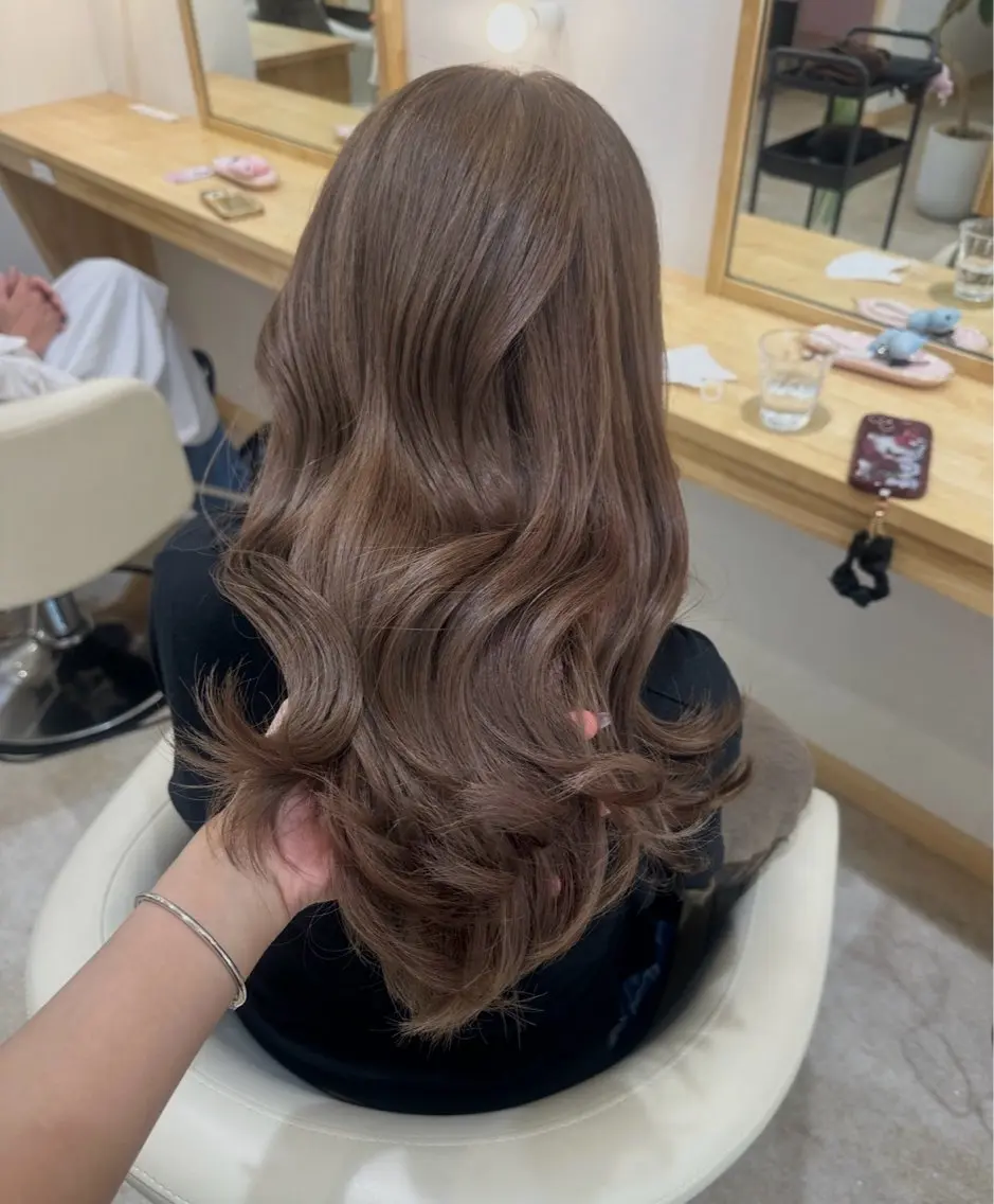 ロング カラー カット ヘアカラー 淡い暖色・ラベンダー ♡レイヤー🩰ノアのヘアスタイル