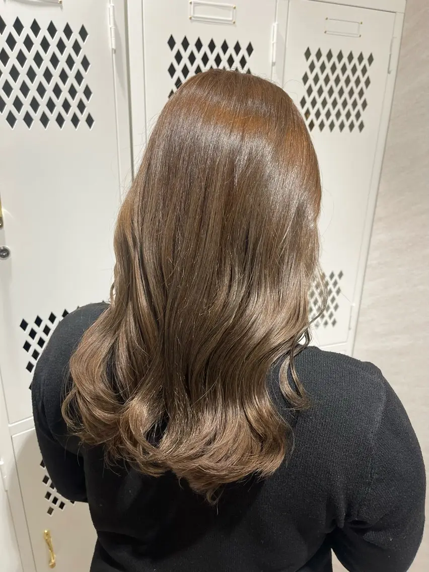 セミロング カラー ブリーチ グレージュ ミルクティーグレージュ ブリーチなしカラー カット ヘアカラー トリートメント 🩵ボブ/レイヤー /髪質改善🩵のヘアスタイル