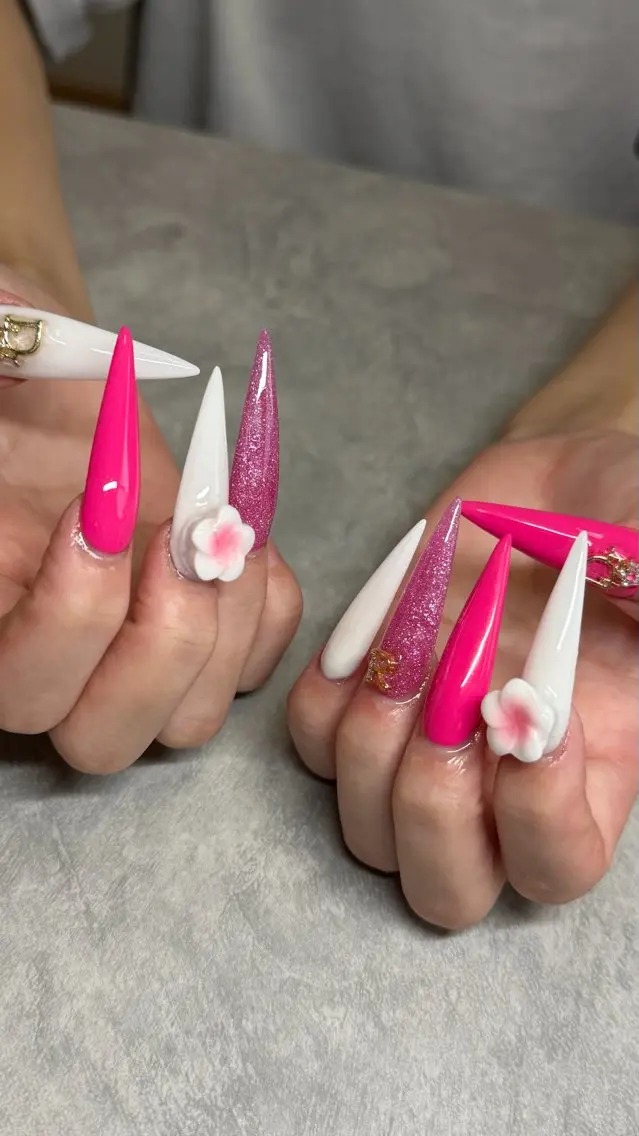 ネイル 𝐧𝐚𝐢𝐥 𝐌𝐢𝐖𝐢𝐢のネイルデザイン