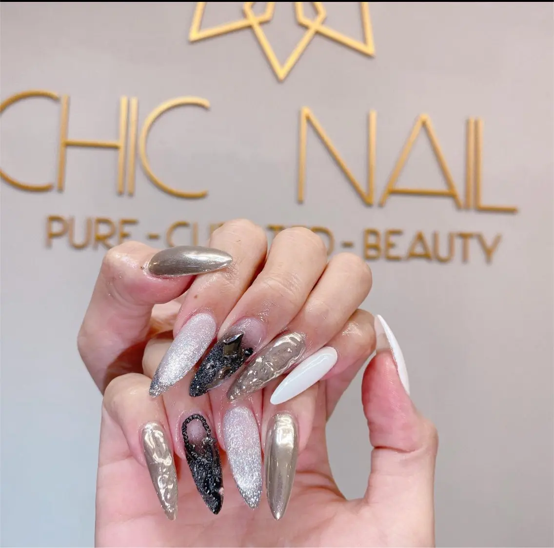 ネイル アートネイル ジェルネイル グラデーション マグネットネイル ニュアンスネイル ハンドネイル Ryu nail studioのネイルデザイン