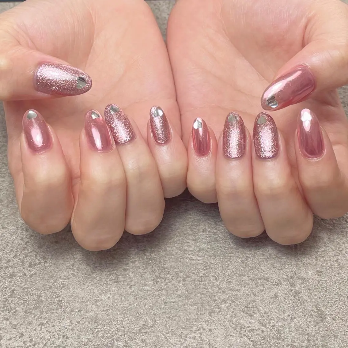 ネイル ホログラムネイル nailroom DIASOMNIAのネイルデザイン