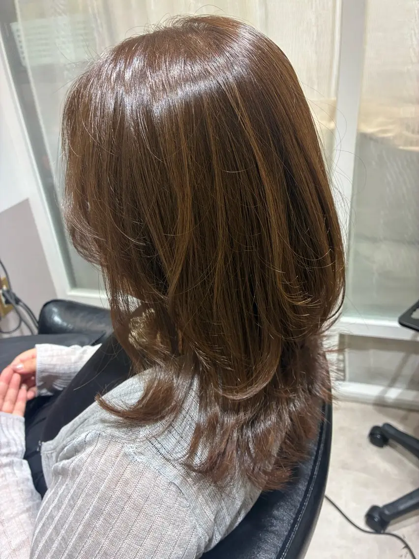 ミディアム カット ✂︎✂︎MOMO Tocca浅草🪭のヘアスタイル