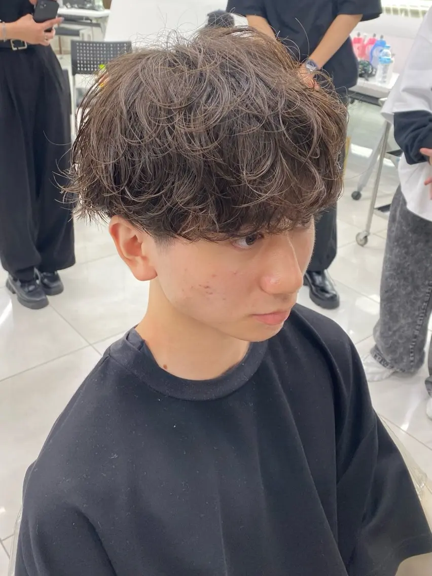 ショート パーマ メンズ カット パーマ トリートメント メンズ特化型美容師 栗山勇人のヘアスタイル