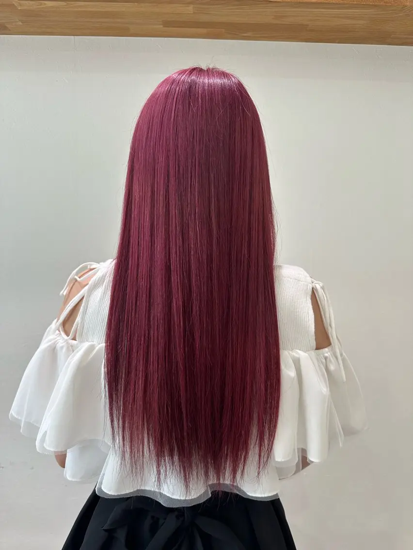 ロング カラー ピンクカラー 伊藤 旭華のヘアスタイル