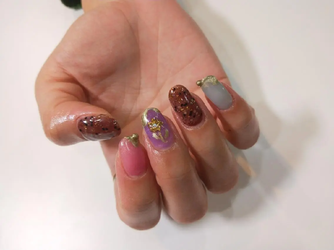 ネイル ハンドネイル ハンドケア はばすみれ🎀ﾈｲﾙ 光ﾌｪｲｼｬﾙ ﾍｱのネイルデザイン