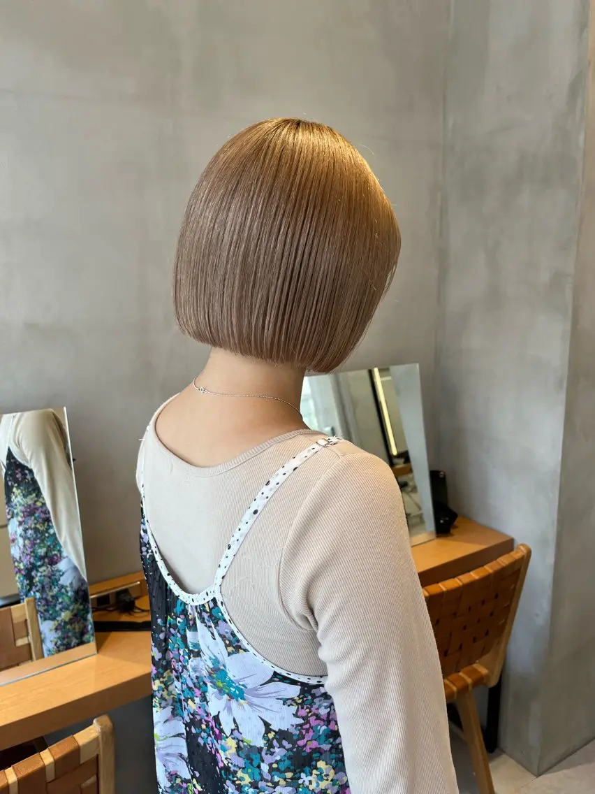 ミディアム カラー カット ヘアカラー トリートメント 縮毛矯正ボブ&顔まわ レイヤー♡TOMOEのヘアスタイル