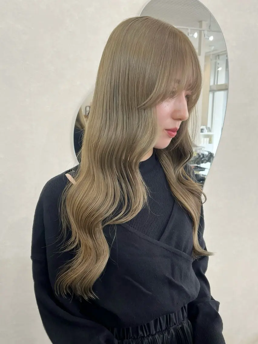 ロング カラー 長山 茉白のヘアスタイル