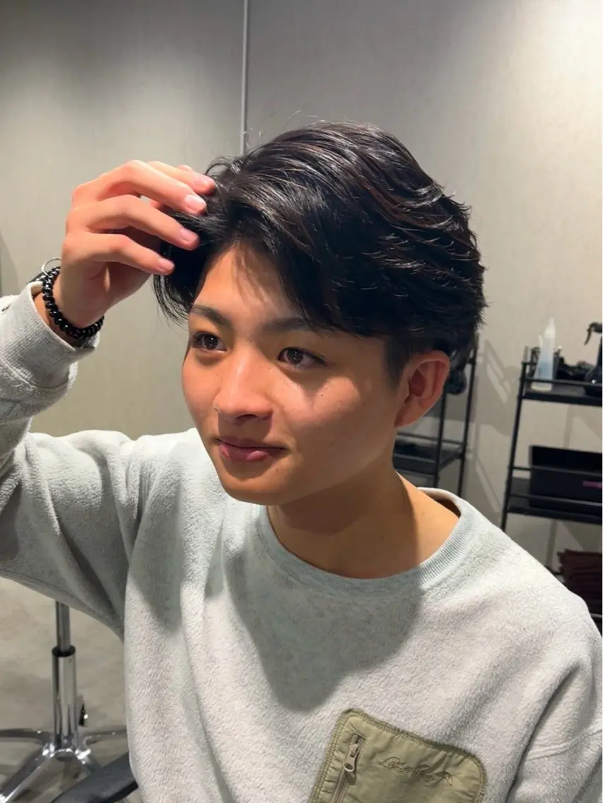 ショート カラー パーマ メンズ カット 【シャドウパーマ センターパート】義心のヘアスタイル