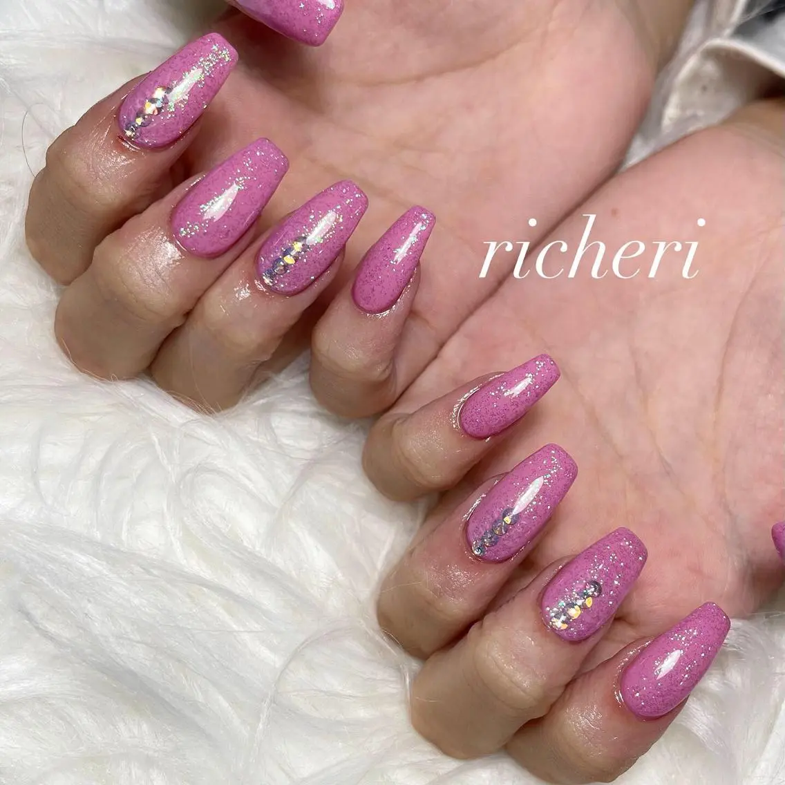 ミディアム ネイル 韓国風ヘア アートネイル フレンチネイル ジェルネイル ガラスフレンチ richeri beautyのエステ・リラクイメージ