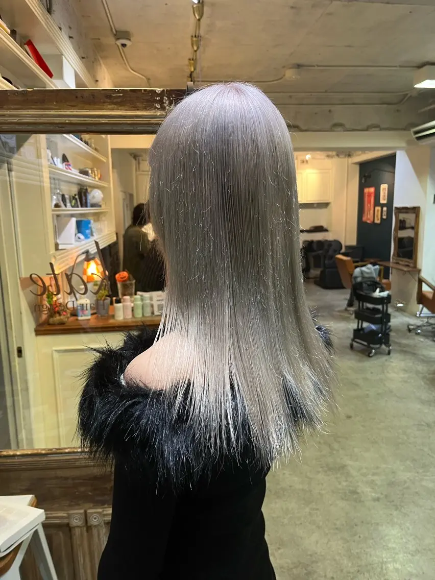 セミロング カラー ヘアアレンジ ヘアカラー 高島 凜のヘアスタイル