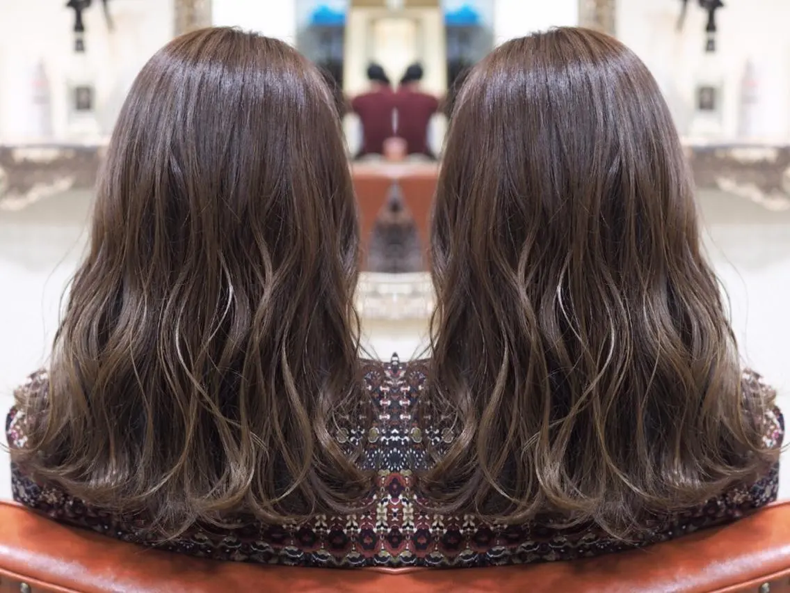 ミディアム カラー 難波 茜のヘアスタイル