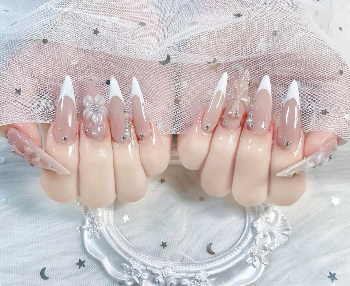 ネイル チークネイル ドット 長さ出し フットネイル フレンチネイル ハンドネイル Hana Nail Salonのネイルデザイン