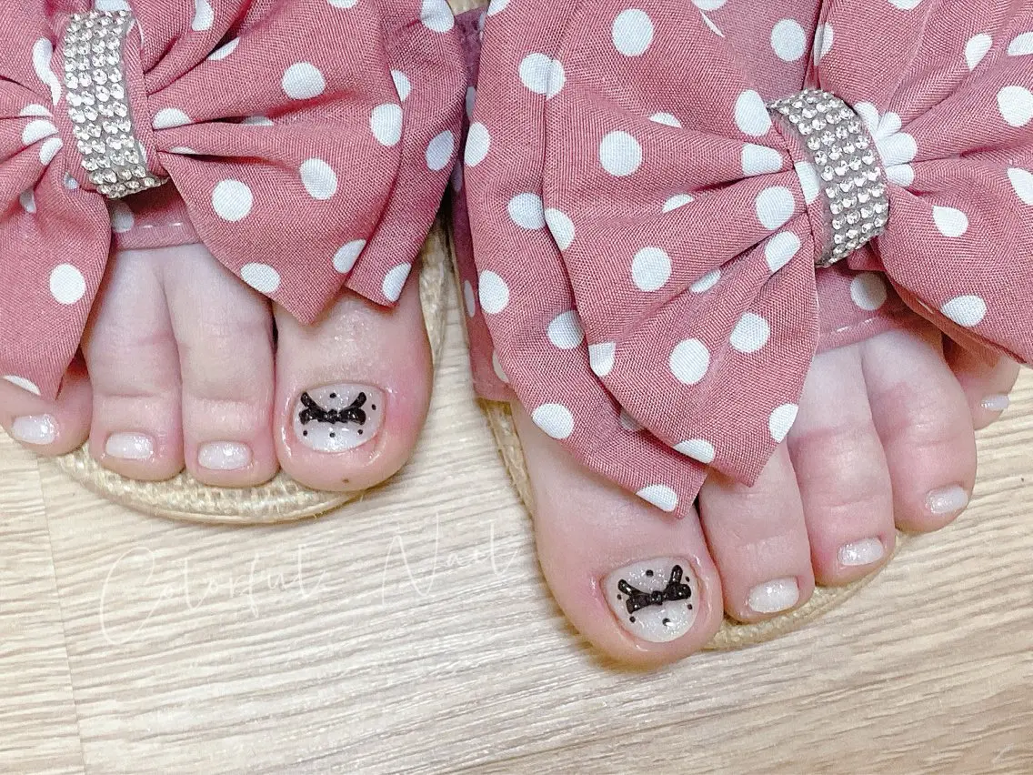 ネイル フラッシュネイル フットネイル フレンチネイル ジェルネイル ガラスフレンチ 🎀Colorful 💅Nailのネイルデザイン