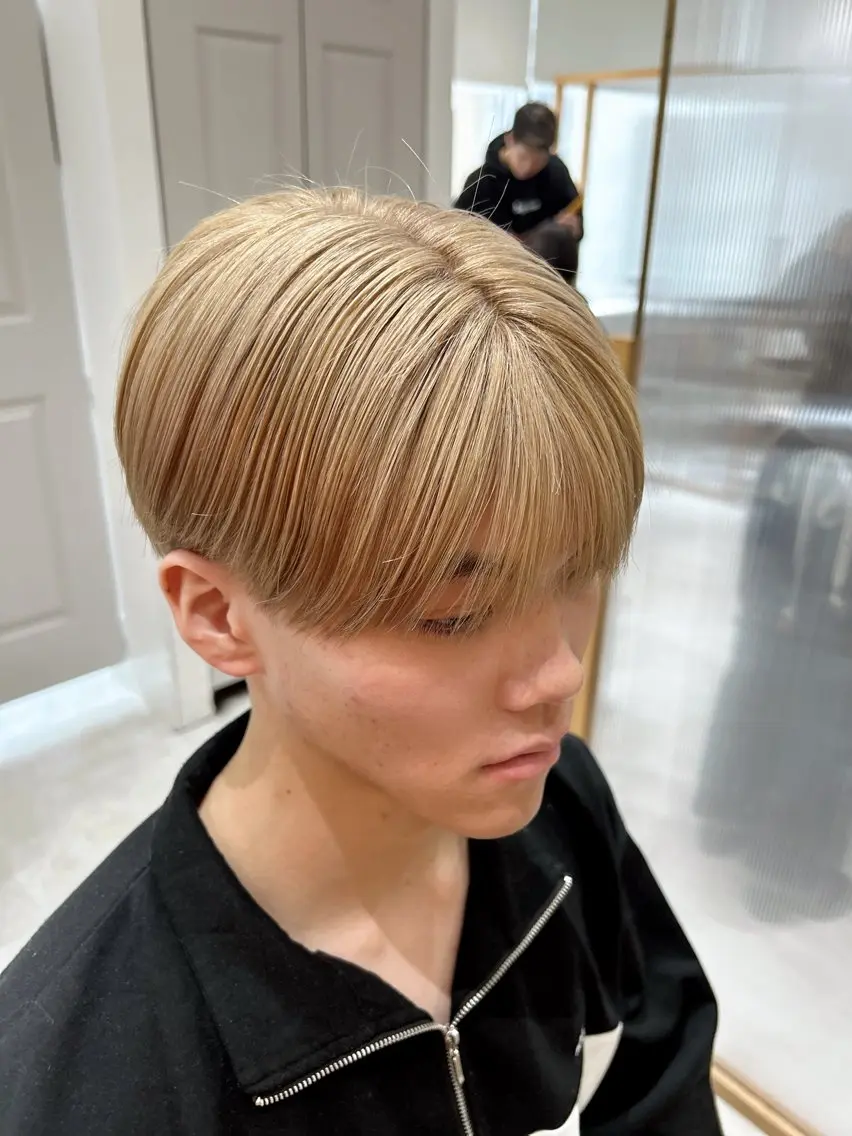 カラー メンズ メンズブリーチ メンズハイトーン ベージュカラー ブリーチ ハイトーンカラー 🫧艶髪ボブ🫧 チカのヘアスタイル