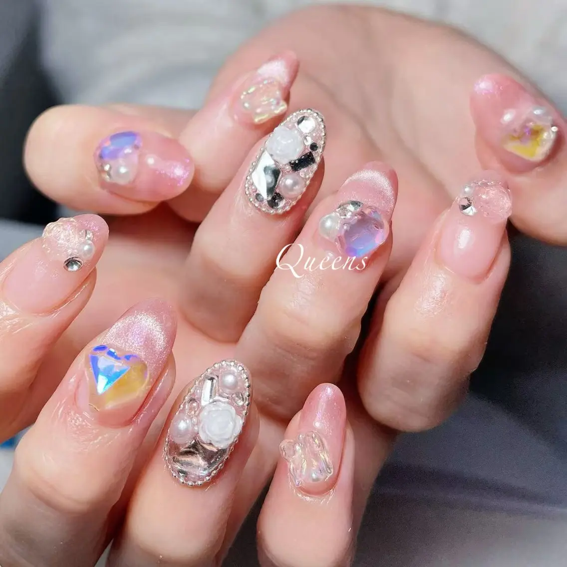 ネイル ハンドネイル Queens テイのネイルデザイン