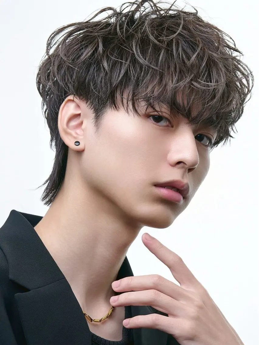 ショート カラー パーマ メンズ 渡部 武瑠のヘアスタイル