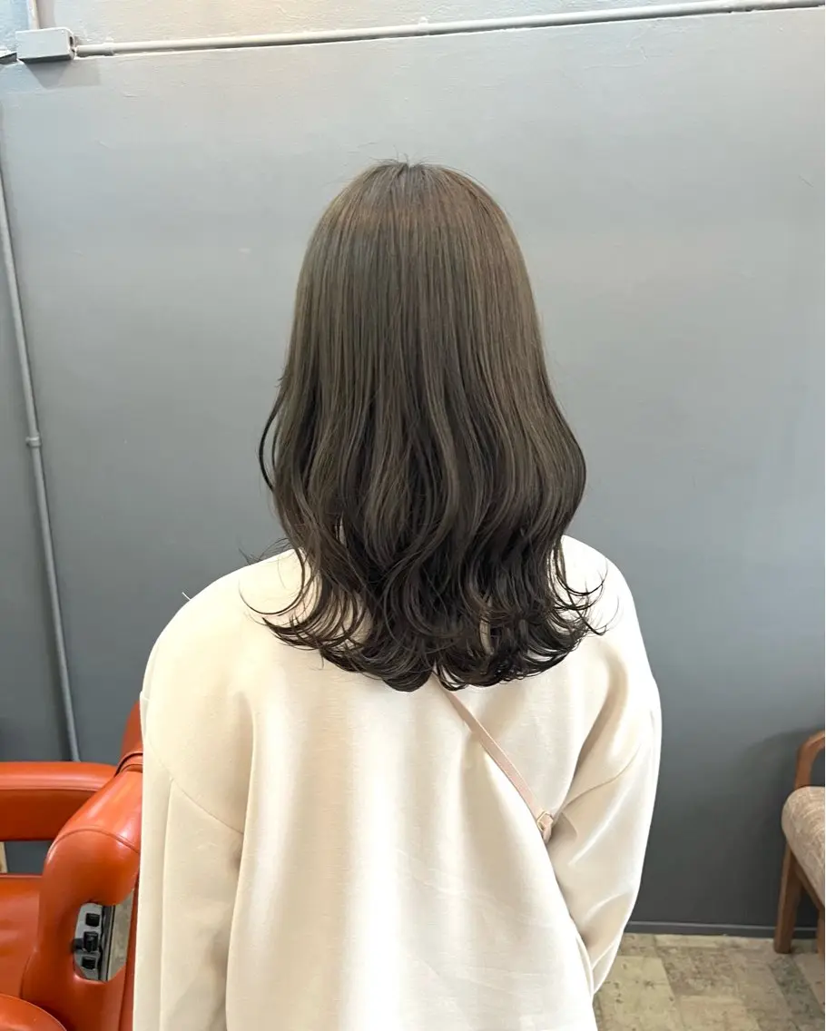 セミロング カラー カット ヘアカラー トリートメント 暗髪とオリーブ🌿 渡辺拓人のヘアスタイル