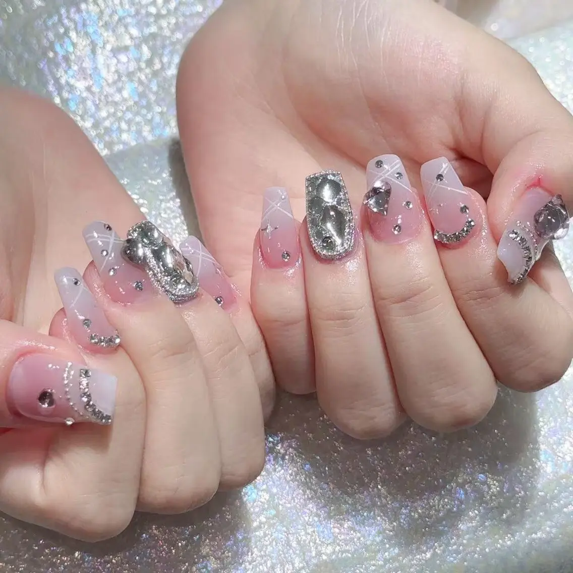 ネイル ハンドネイル Queens ひなのネイルデザイン