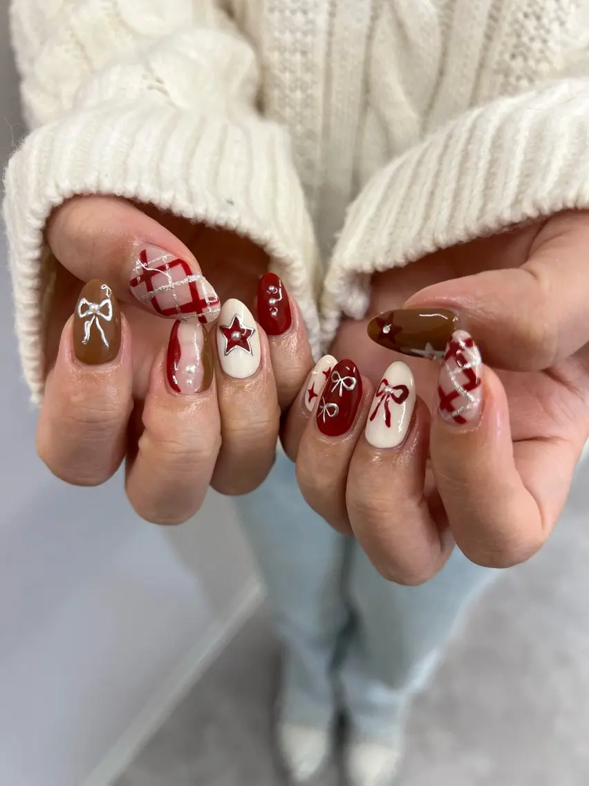 ネイル ボルドー ジェルネイル 韓国ネイル マグネットネイル ニュアンスネイル ハンドネイル ハンドケア Bana_ Nailのネイルデザイン