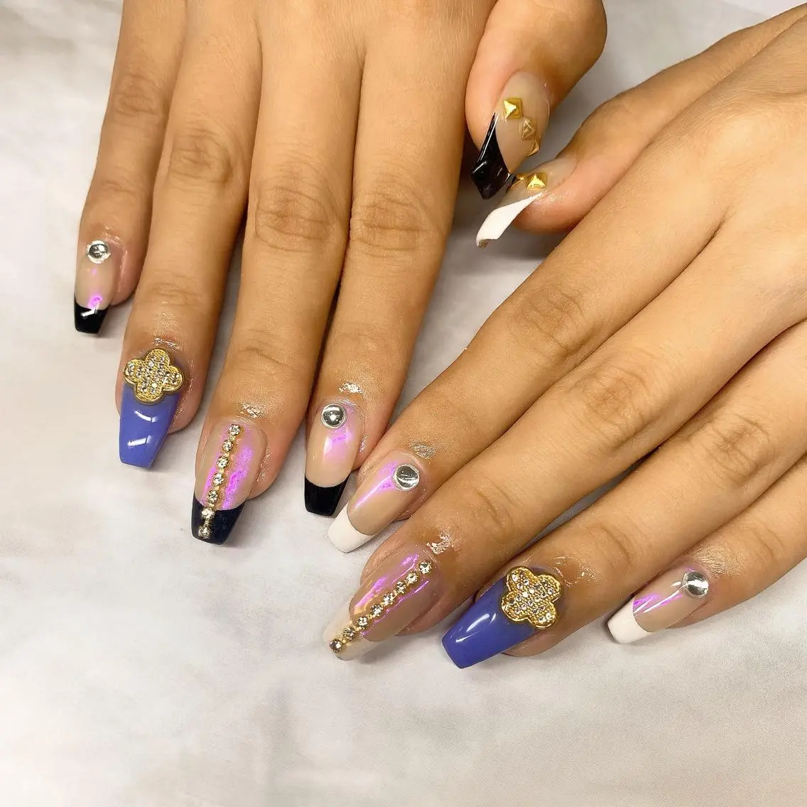 ネイル フレンチネイル ハンドネイル vivi nailのネイルデザイン