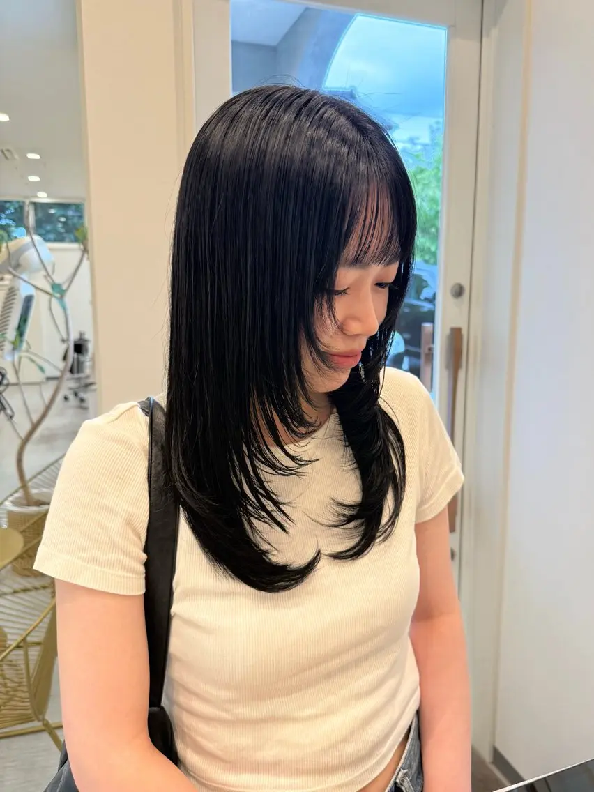 ロング ハッシュカット 韓国風ヘア 山元 くるみのヘアスタイル